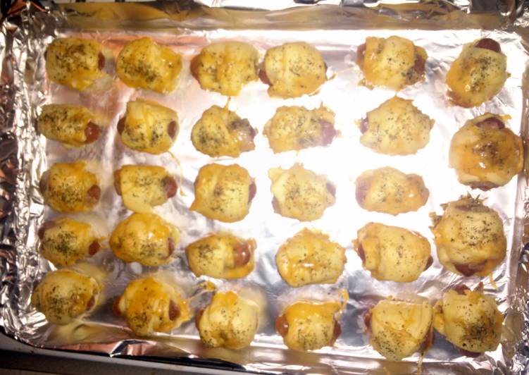 Easiest Way to Prepare Any-night-of-the-week Pigs in a Cheesy Bacon Blanket