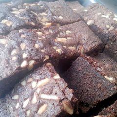 A picture of original brownies.