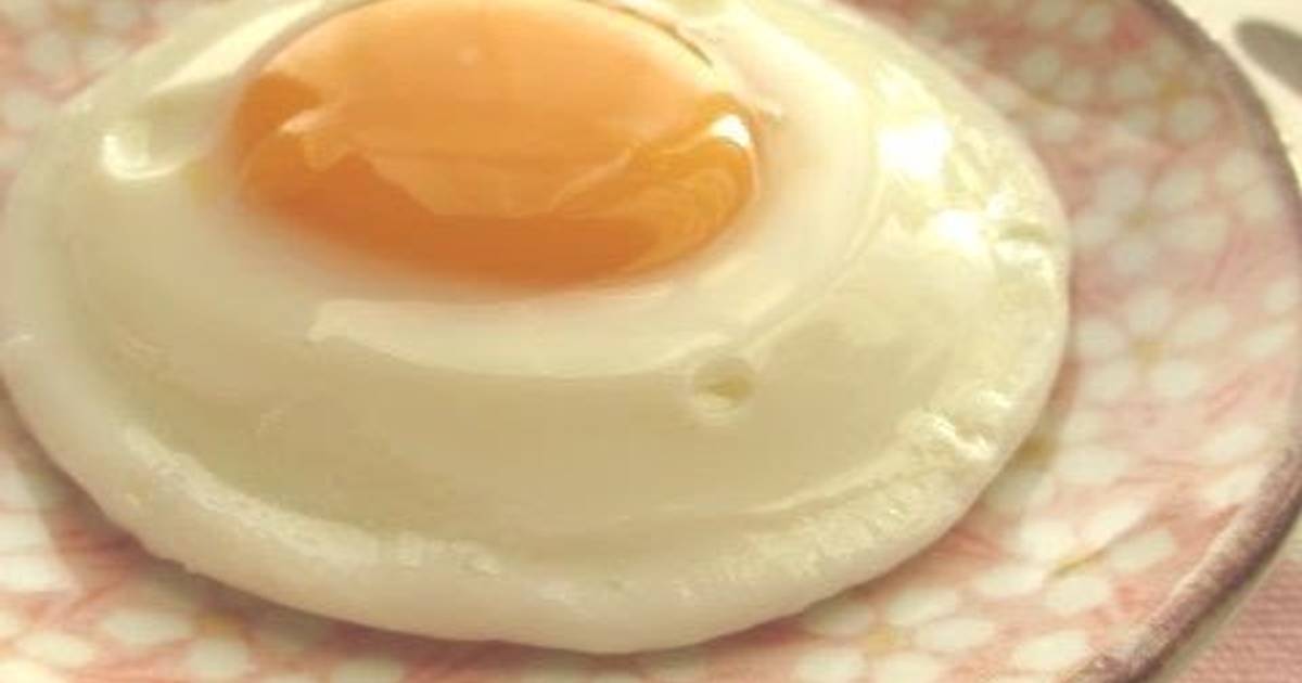 How many minutes to cook an egg in the microwave Fried Egg For One Made In A Microwave With No Oil Recipe By Cookpad Japan Cookpad