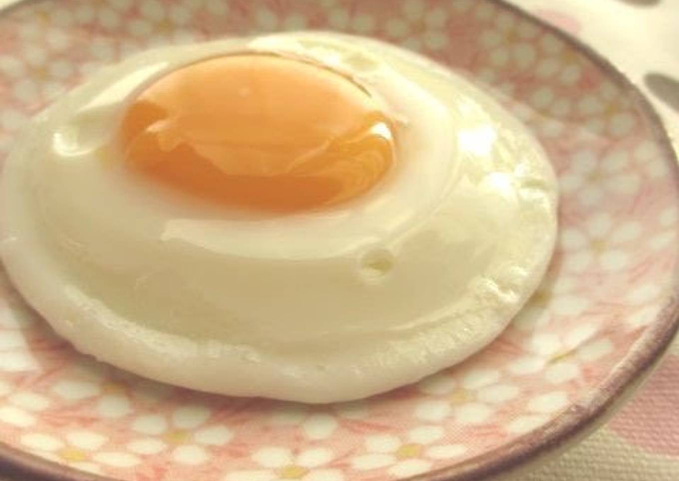 Fried Egg For One (Made in a Microwave with No Oil)