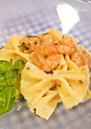 A picture of Farfalle Prawn Cream Sauce.