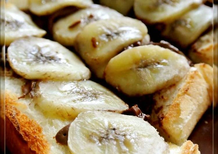 Easy Way to Make Tasty Runny Chocolate Banana Toast