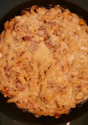 A picture of Cheesy Chicken & Salsa Skillet.