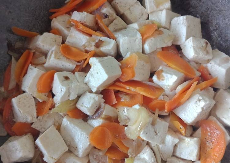Bagaimana Membuat Tahu wortel tumis (diet) yang Lezat Sekali