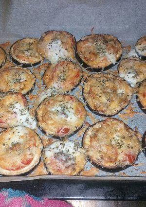 Una foto de Minipizzas de berenjena