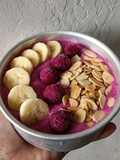 Smoothie Bowl (Buah Naga Pisang Almond)
