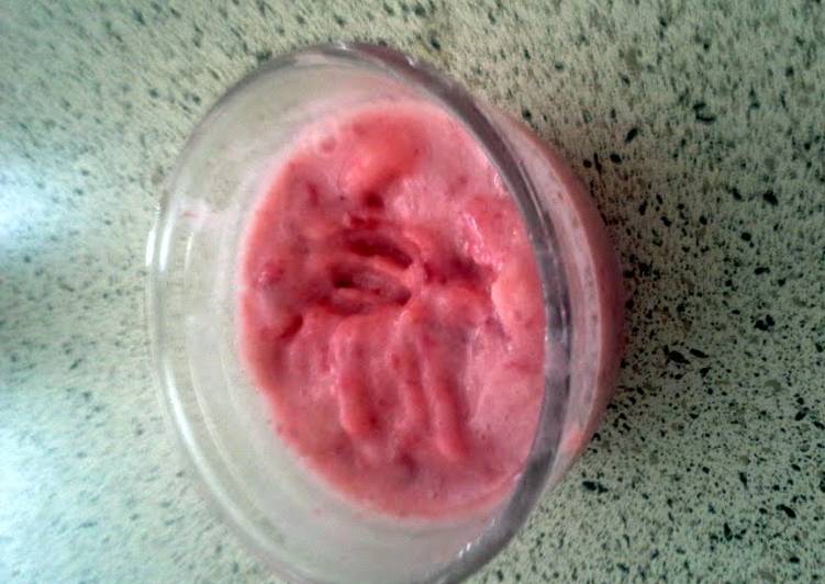 clean and delicious strawberry icecream