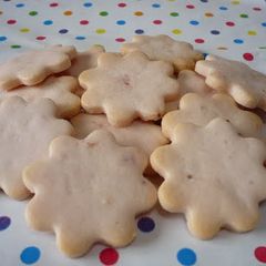 A picture of Egg-Free Strawberry Jam Cookies.