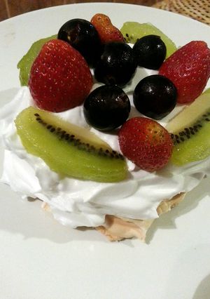 A picture of small pavlova.