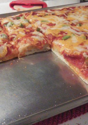 A picture of Mom's Pizza.