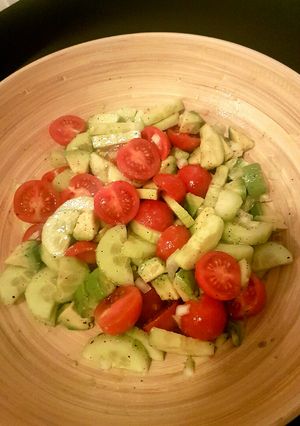 Foto resep Salad tomat, timun dan alpukat