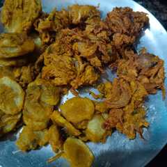 प्याज़ आलू पकौड़े (Pyaz aloo pskode recipe in Hindi) রেসিপির প্রধান ছবি