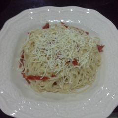 A picture of Pasta with Yogurt Sauce.