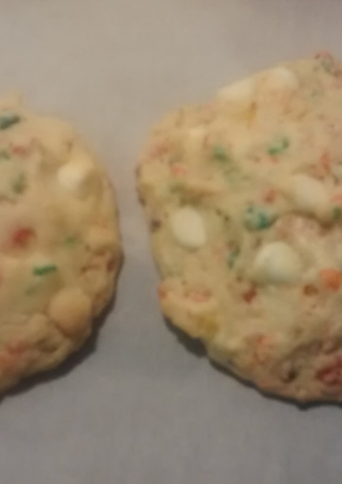 A picture of TL's Fruity Pebbles Cookies.