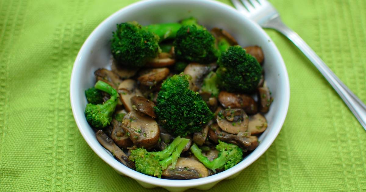Delicious Broccoli and mushroom salad Recipe by quicklydelicious Cookpad