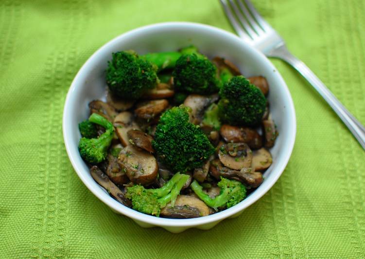 Delicious Broccoli and mushroom salad
