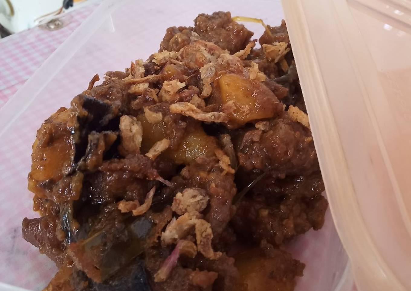 Rendang daging sapi