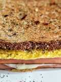 Sándwich🥪Con Huevos, y Jamón-Queso😋...!