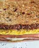 Sándwich🥪Con Huevos, y Jamón-Queso😋...!