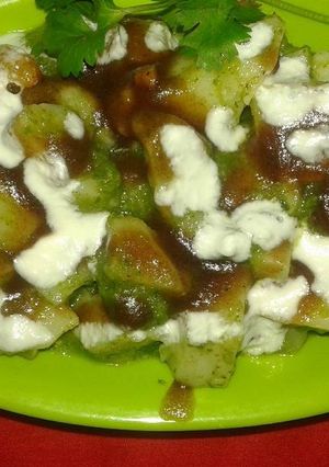 हरा धनिया आलू चाट (Hari dhaniya aloo chaat recipe in hindi) रेसिपी मुख्य फोटो