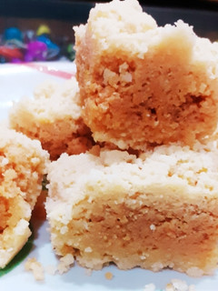 મલાઈ મેસૂબ (Malai Mysore Recipe In Gujarati) રેસીપી મુખ્ય ફોટો