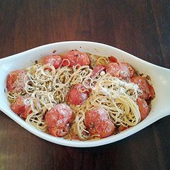Angel Hair Pasta with Garlic,Olive oil, Cherry Tomatos, Peppers and Onions A picture of Angel Hair Pasta with Garlic,Olive oil, Cherry Tomatos, Peppers and Onions.