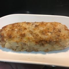 A picture of Beef potato cake.