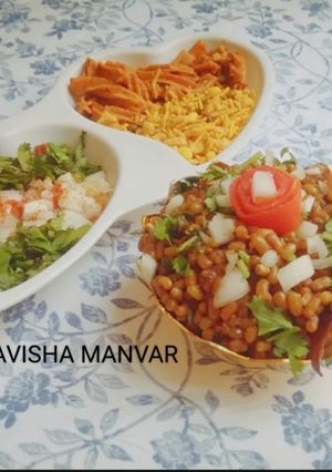 મઠની ઘુઘની (Moth Ghugni Recipe In Gujarati) રેસીપી મુખ્ય ફોટો