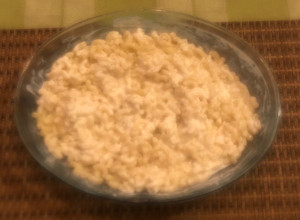 Una foto de Codito con crema y mayonesa