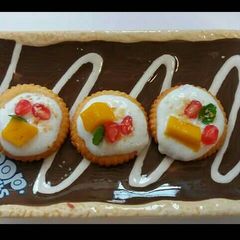 A picture of Manaco Biscuit Canapes.