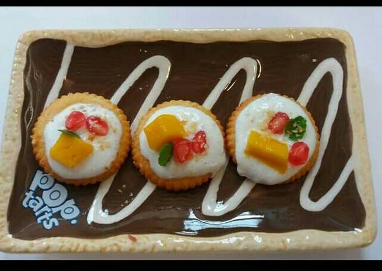 quick and easy Manaco Biscuit Canapes | how to make healthy Manaco Biscuit Canapes