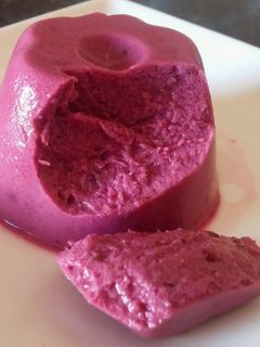 Une photo de Petits flans aux fruits rouges (fraises, framboises, groseilles)(vegan)