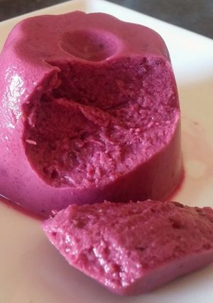Une photo de Petits flans aux fruits rouges (fraises, framboises, groseilles)(vegan)