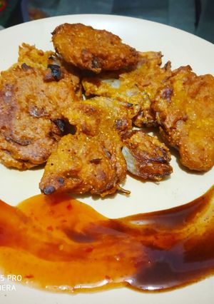 A picture of Moong dal fritter.