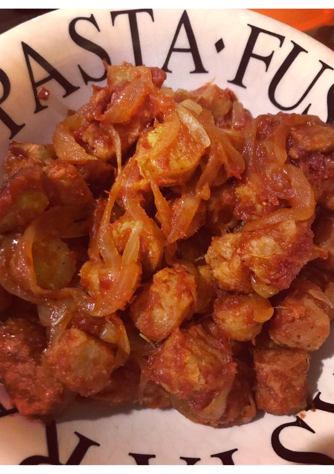 Una foto de Soja texturizada con tomate y cebolla
