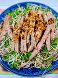 Salad Rau Mầm Trộn Thịt Bò Áp Chảo