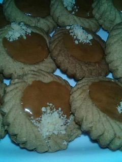 صورة لوصفة غريبية الكراميل تذوب في اليد قبل الفم ❤😋