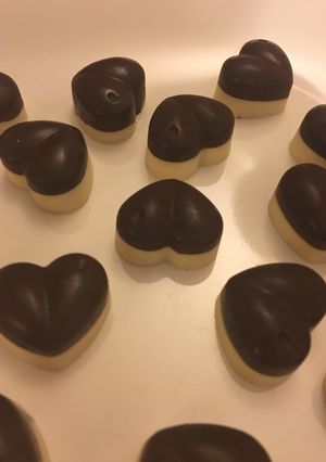 A picture of White and dark chocolate.