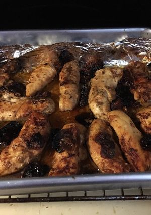 Una foto de Filetes de Pollo en Mermelada de Durazno y Tomates en Oliva