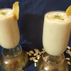A picture of Banana Chikoo Smoothie Milkshake.