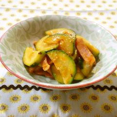 A picture of Fried Zucchini with Pizza Sauce.