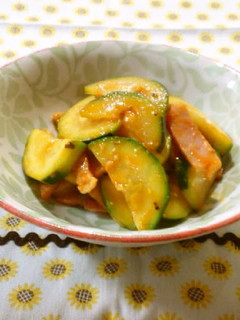 A picture of Fried Zucchini with Pizza Sauce.
