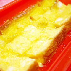 A picture of French Toast in the Microwave.