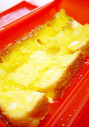 A picture of French Toast in the Microwave.