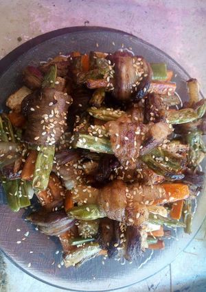 Hình của món Ba chỉ cuộn rau củ chiên.