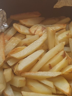 Una foto de Papas fritas en AirFryer (freidora de aire)