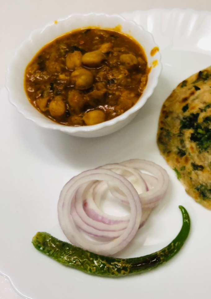 પંજાબી છોલે (Punjabi Chhole Recipe In Gujarati) રેસીપી મુખ્ય ફોટો