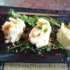 A picture of Sushi Dhokla.