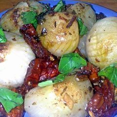 A picture of Sig's sun-dried tomato and onion bake.