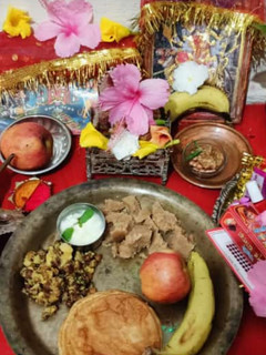 महानवमी कन्या भोग प्रसाद (हलवा,पूरी,आलू चना) (Mahanavmi kanya bhog prasad recipe in Hindi) रेसिपी मुख्य फोटो